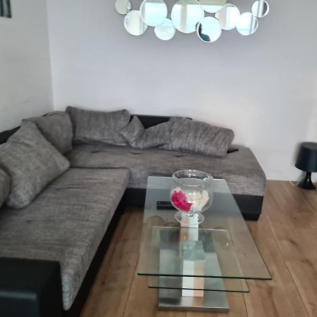 Sehr Schoene Drei Zimmer Deluex Wohnung In Sindelfingen Eksteriør billede