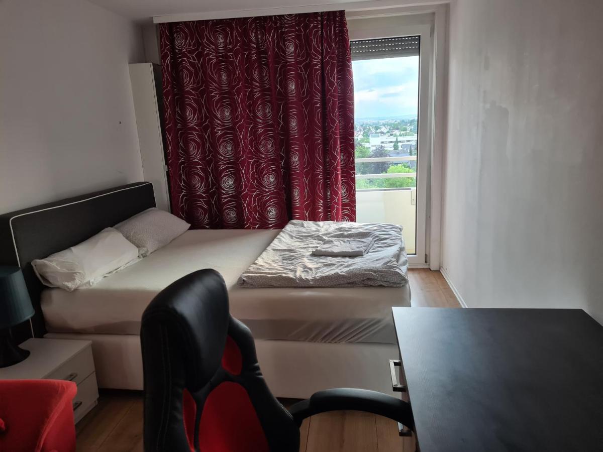 Sehr Schoene Drei Zimmer Deluex Wohnung In Sindelfingen Eksteriør billede